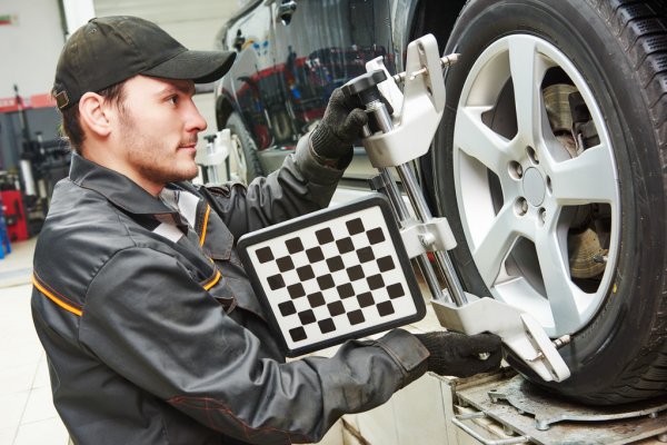 5 señales de que tu auto tiene que ser alineado