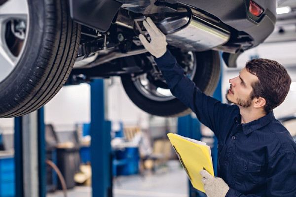 Un mantenimiento regular reduce la probabilidad de que se produzca una avería en el coche.